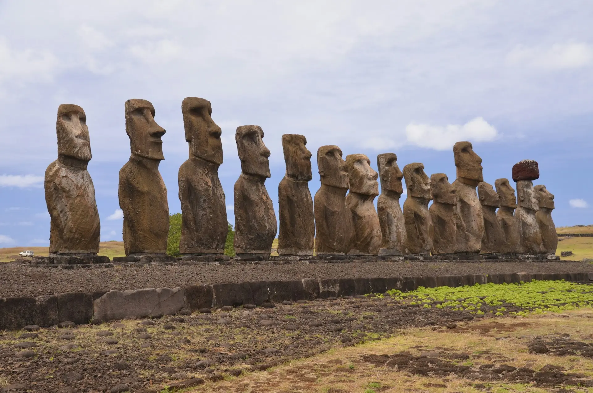 moai statues